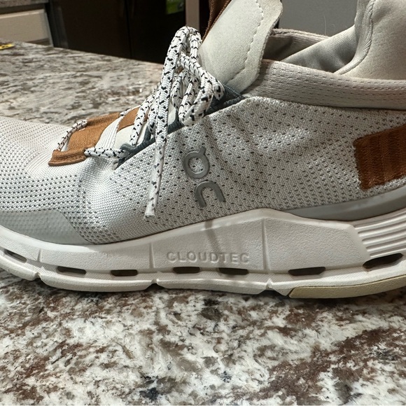 ON Running Cloudnova Women Shoes Size 6 White Pearl - Picture 7 of 12